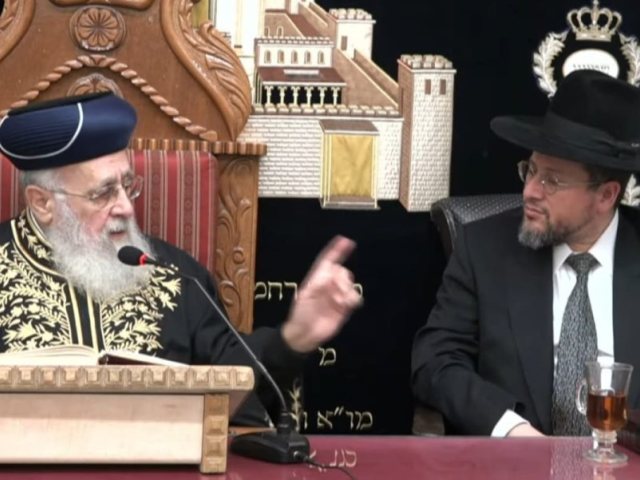הרב דרעי לצד הראשל"צ. דר וסוחרת