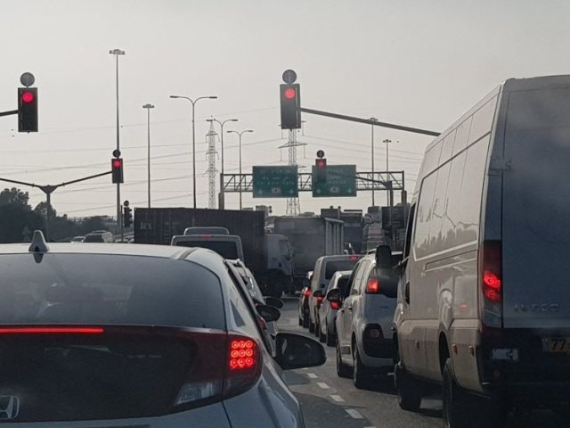 עומס תנועה ביציאה הדרומית של אשדוד