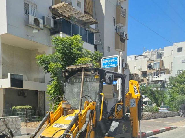 העבודות בכביש. מינהלת רובע ז'