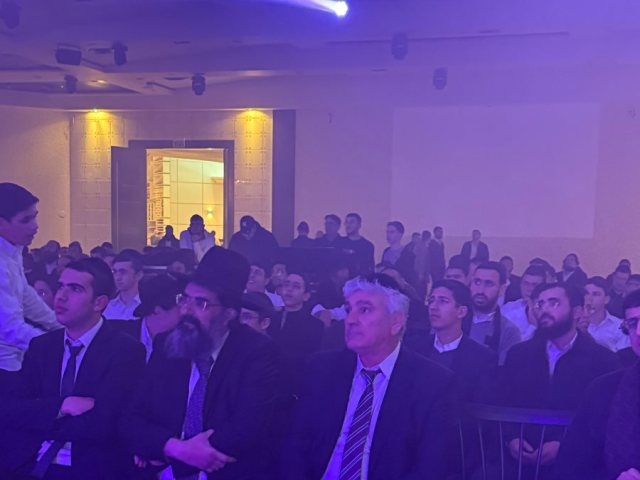 באדיבות המצלם
