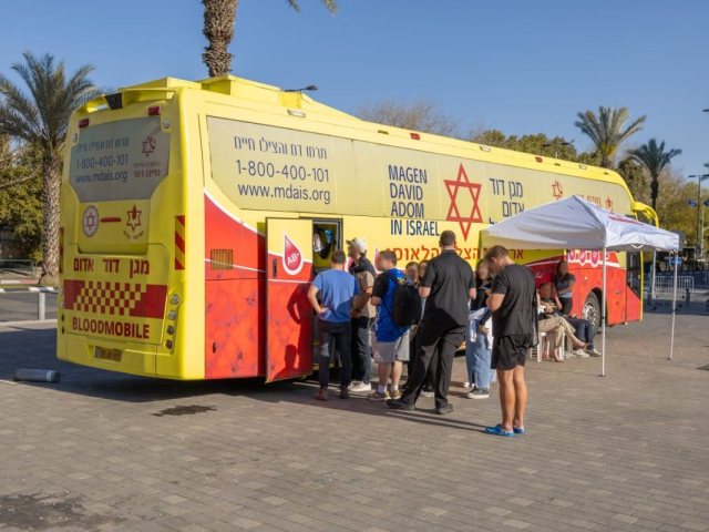 דוברות מד״א - התרמת דם